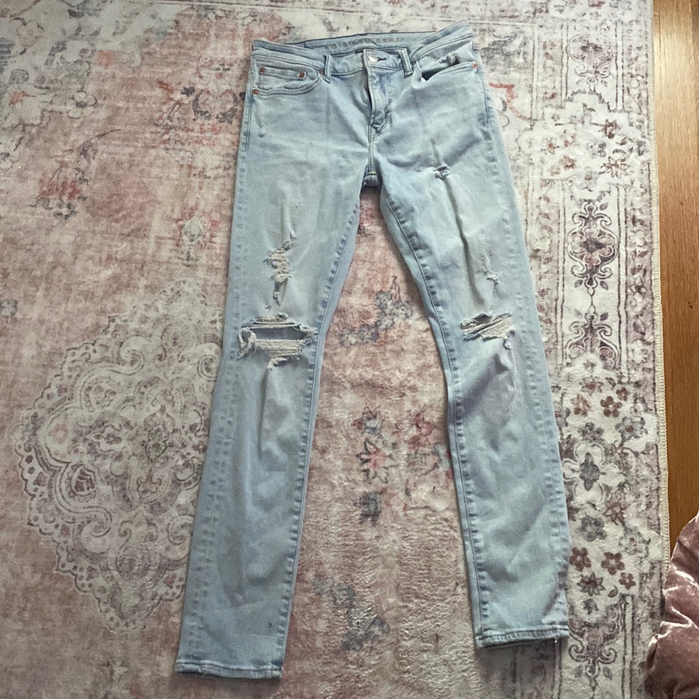 Men’s ripped jeans